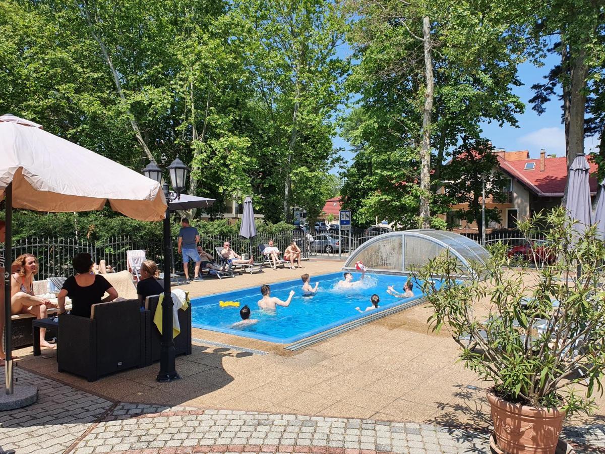 Doris Hotel Siófok Esterno foto