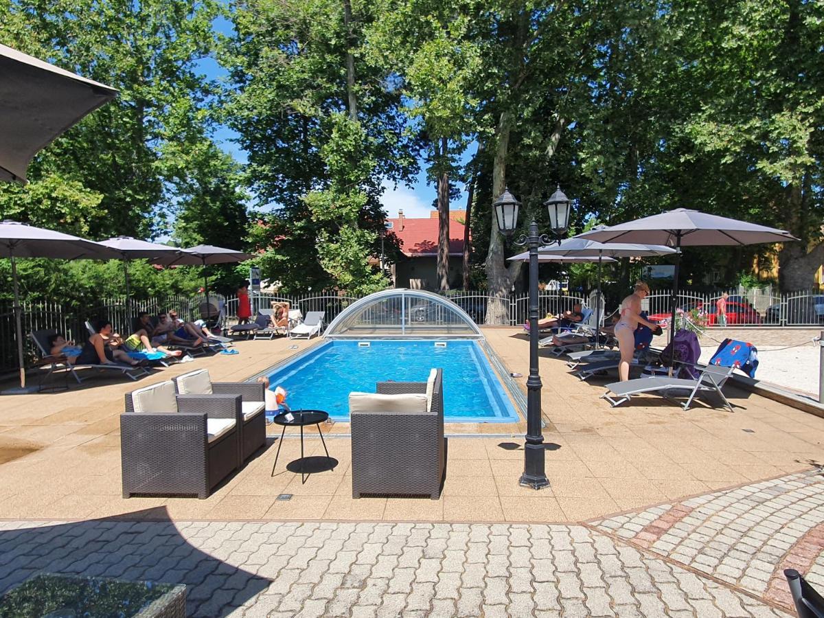 Doris Hotel Siófok Esterno foto