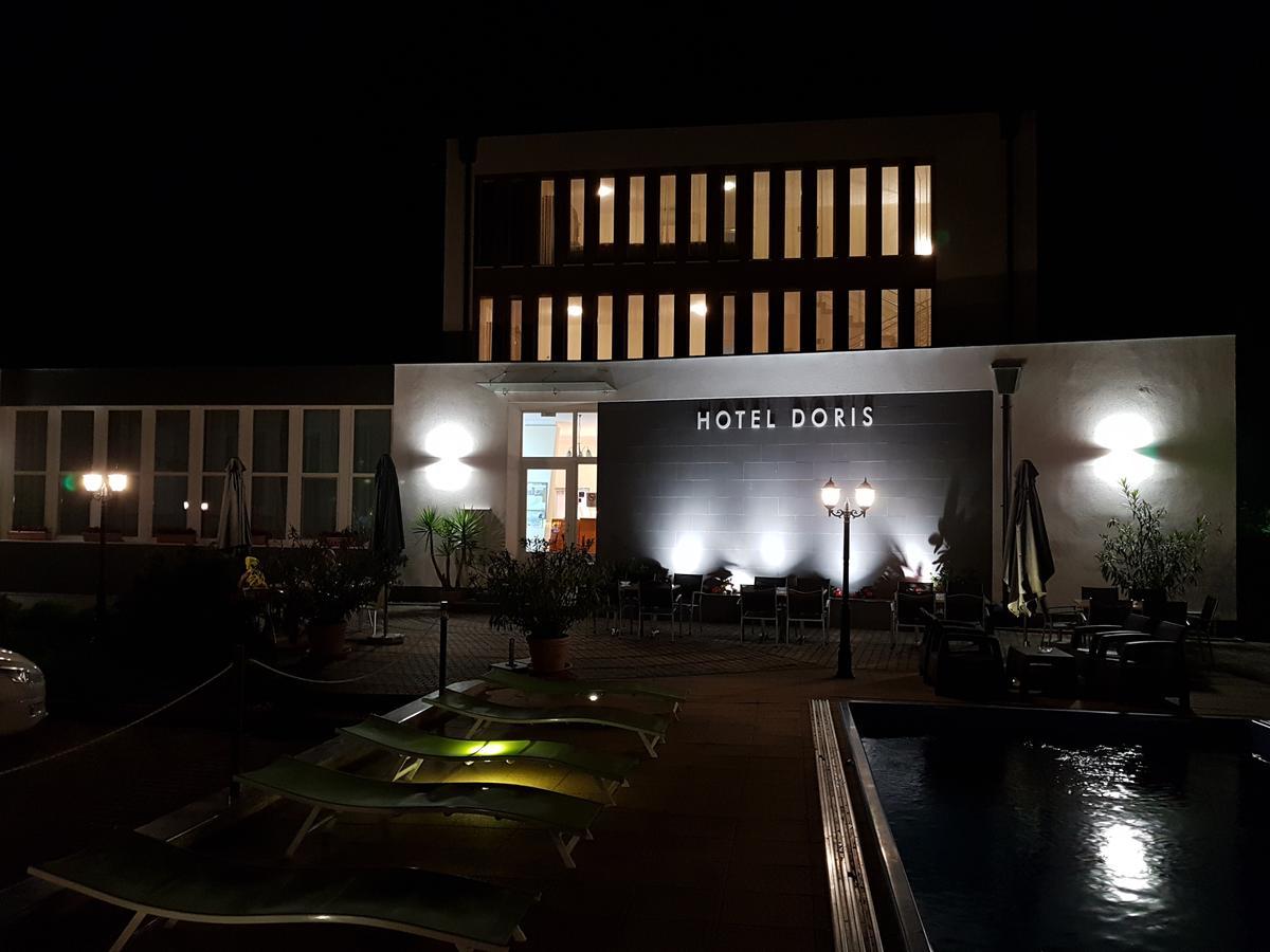 Doris Hotel Siófok Esterno foto